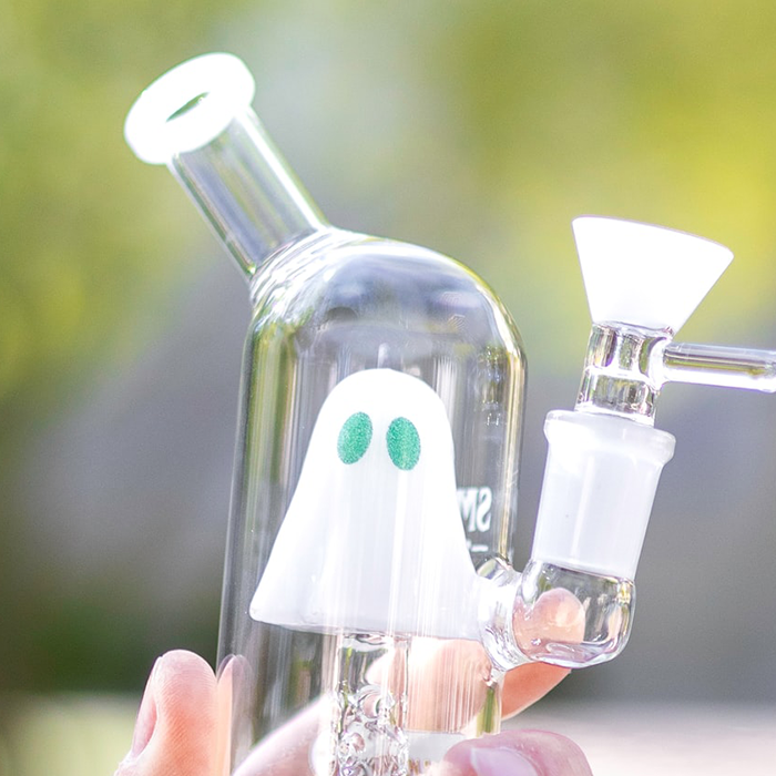 The Benefits of a Glass Bong