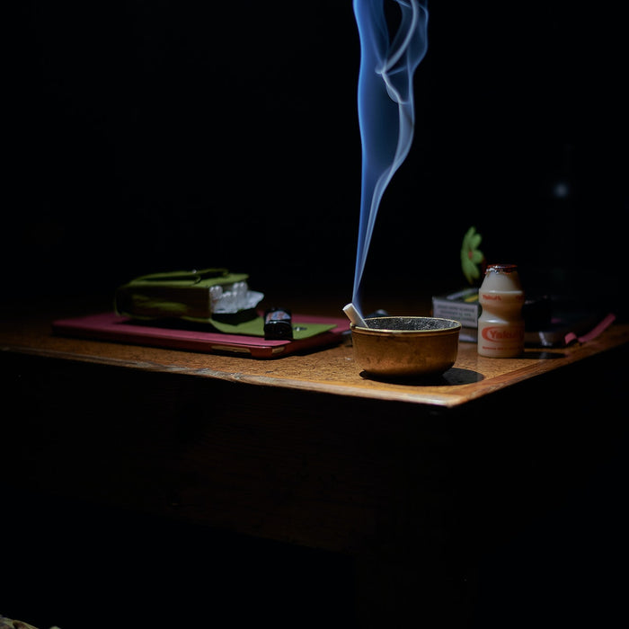 How to smoke weed in your room - A discreet smoking solution