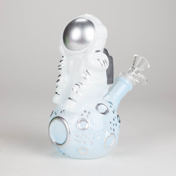 7" 3D Astronaut Glass Bong – Space Inspired Water Pipe Glass Bong 777 Smoke Blue