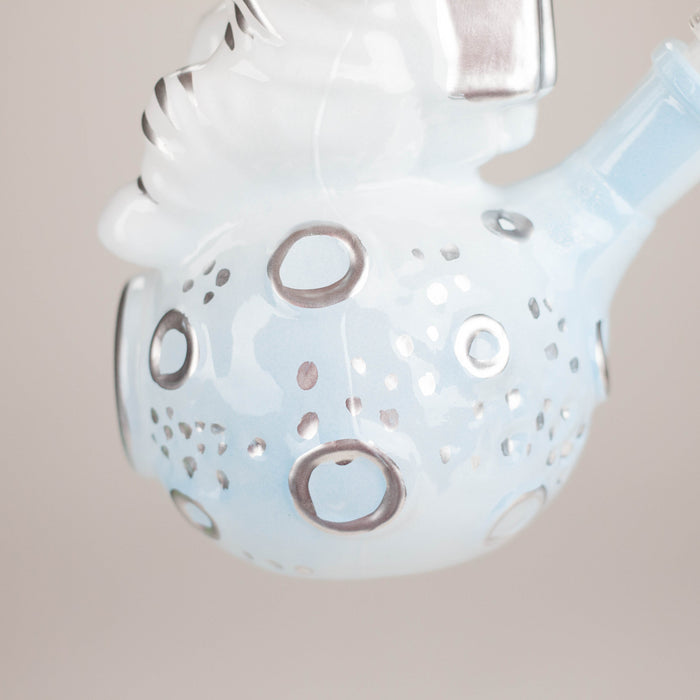 7" 3D Astronaut Glass Bong – Space Inspired Water Pipe Glass Bong 777 Smoke