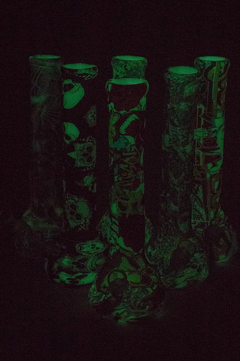 13" Detachable Glow in the dark silicone bong Beaker Bong ONE